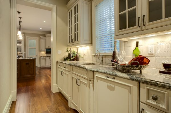 Butlers Pantry Installation in San Antonio