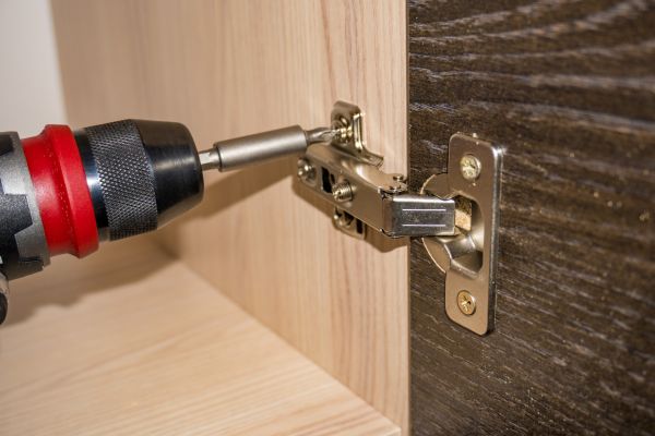 Cabinet Hinge Replacement in San Antonio